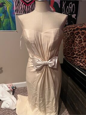Sherri Hill Strapless yellow Satin Dress with Center Bow